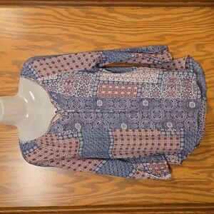 Women's Blue and Red Patterned Top size large
